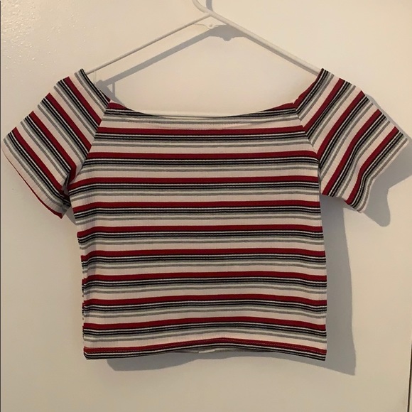 Off-the-shoulder crop top - Picture 2 of 3